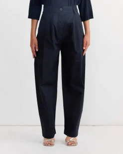 Acuna Pant in Darkest Navy
