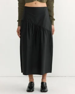 Angle Skirt in Black