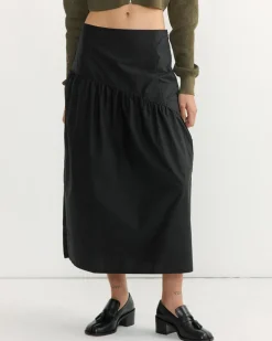 Angle Skirt in Black