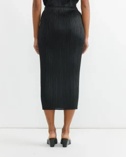 Basics Skirt in Black