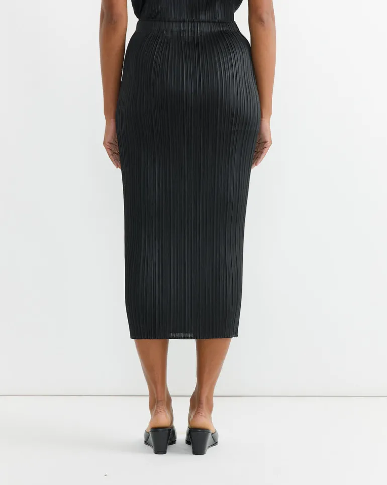 Basics Skirt in Black
