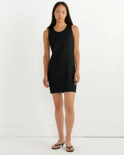 Basics Tunic in Black