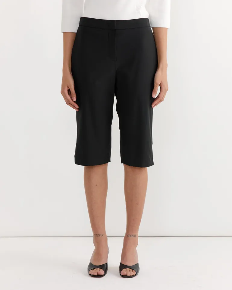 Bermuda Pant in Black