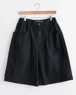 Bermuda Short in Black