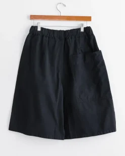 Bermuda Short in Black