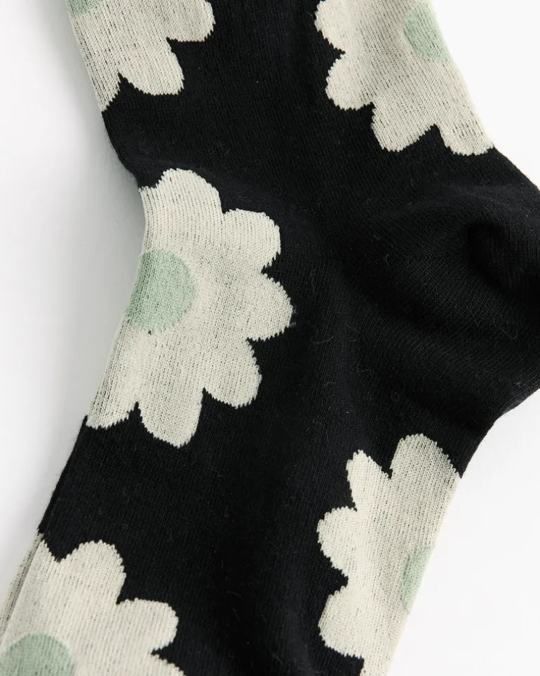 Blooming Daisy Short Crew Socks in Black