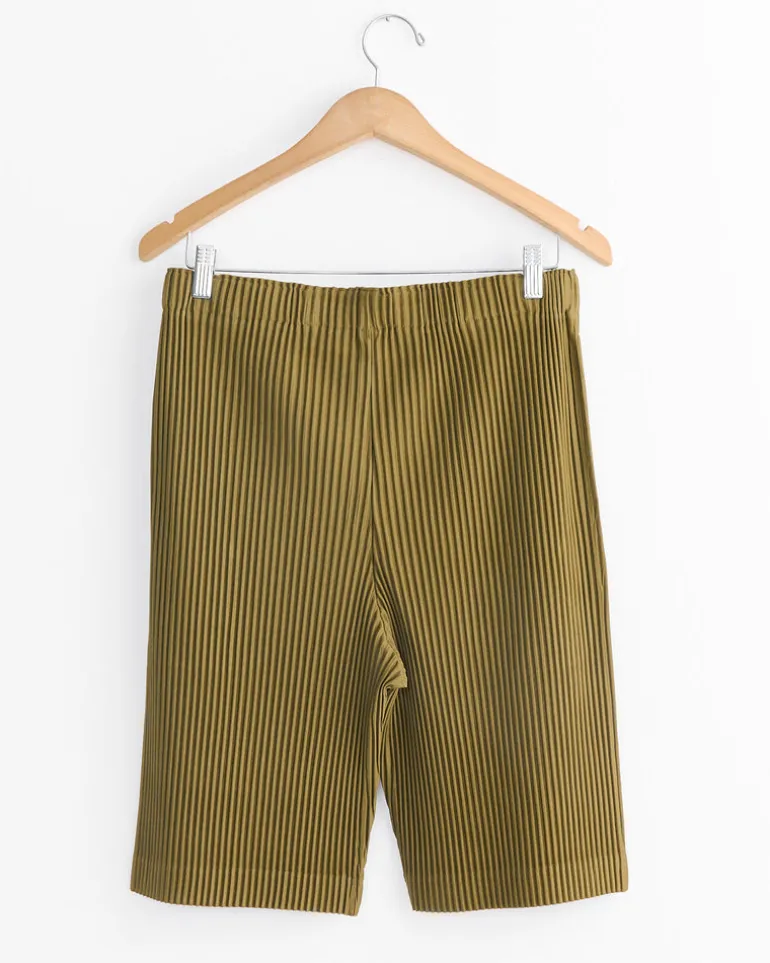 Color Pleats Short in Olive Khaki