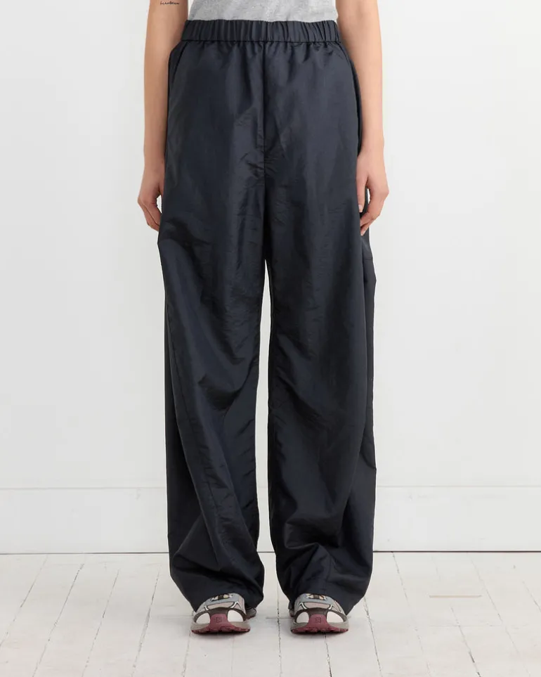 Crispy Nylon Winslow Pant in Navy
