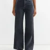 Dame Jean in Hitch