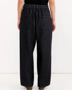 Denim Straight in Black