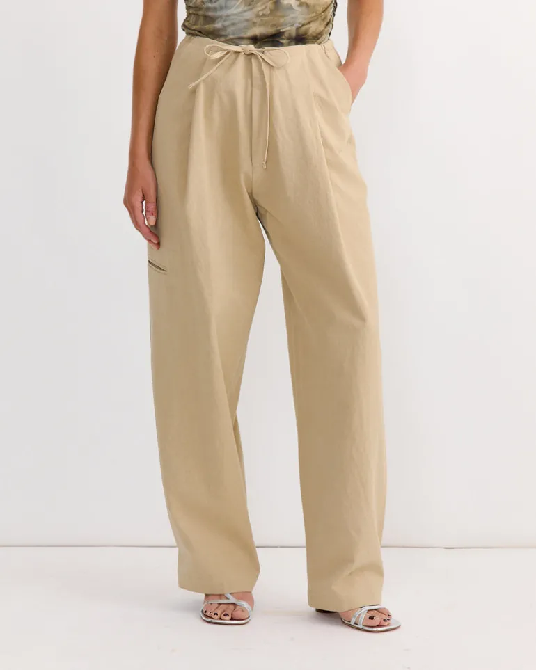 Drawcord Pleated Trouser in Sand
