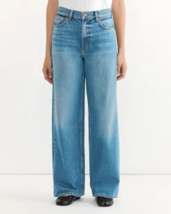 Elissa Jean in Tate Vintage