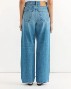 Elissa Jean in Tate Vintage
