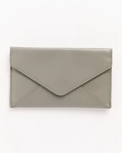 Envelope Wallet in Pistache