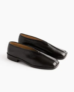 Flat Piped Slipper in Dark Chocolate