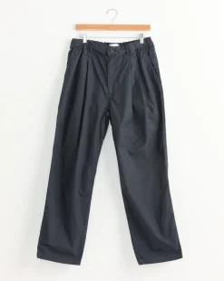 Garment Dye 2 Tuck Pant in Ink Black