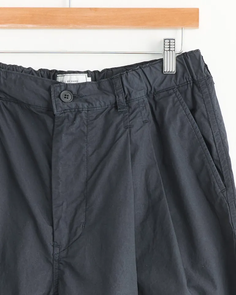 Garment Dye 2 Tuck Pant in Ink Black