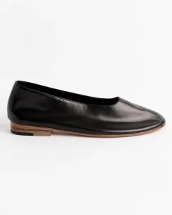 Glove Shoe in Black