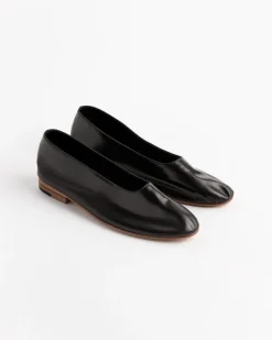 Glove Shoe in Black