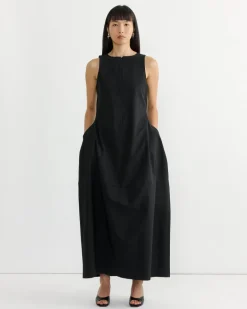 Hourglass Long Dress in Black