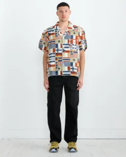 International Shirt in Multi