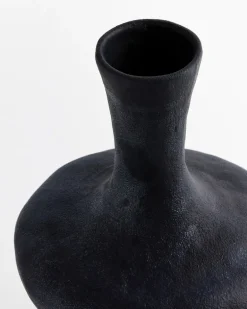 Large Vessel in Matte Black