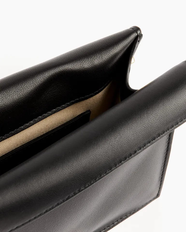Le Petite Pochette Round C Bag in Black