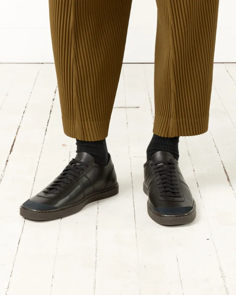 Linoleum Basic Laced Up Trainers in Black