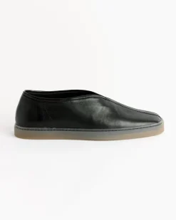 Linoleum Piped Sneaker in Black
