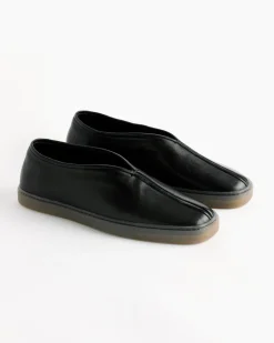 Linoleum Piped Sneaker in Black