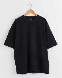 Loose Fit T-Shirt in Black