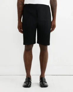 MC Aug Short in Black