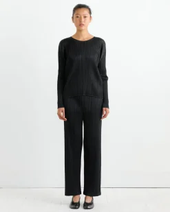 MC Sept Top in Black