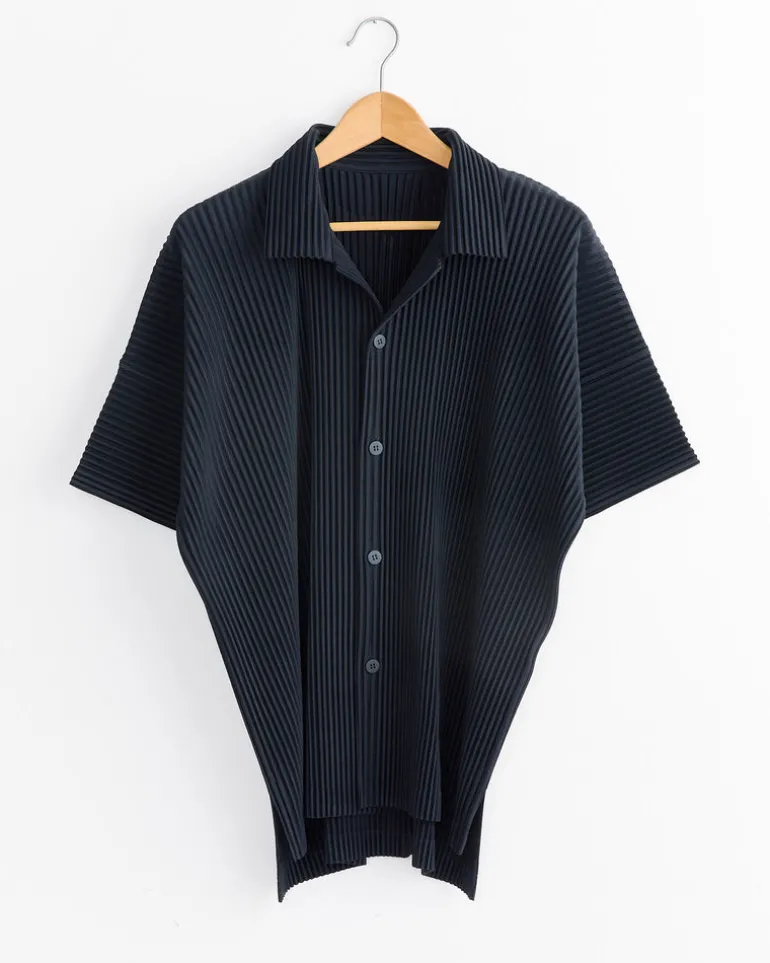 Monthly Color April Shirt in Black