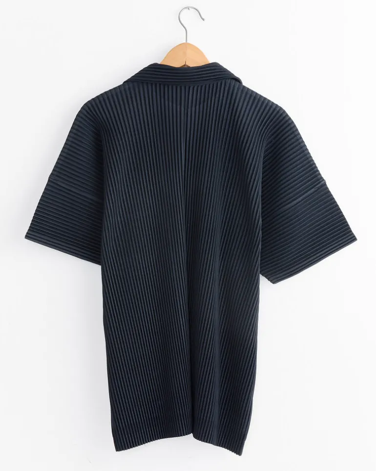 Monthly Color April Shirt in Black
