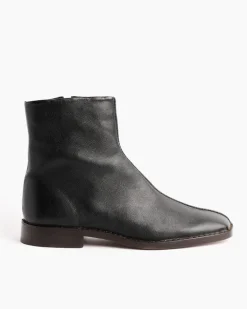 Piped Zipped Boot in Black