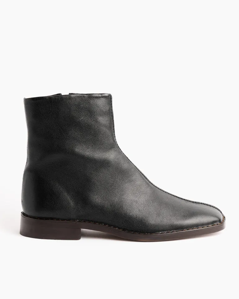 Piped Zipped Boot in Black