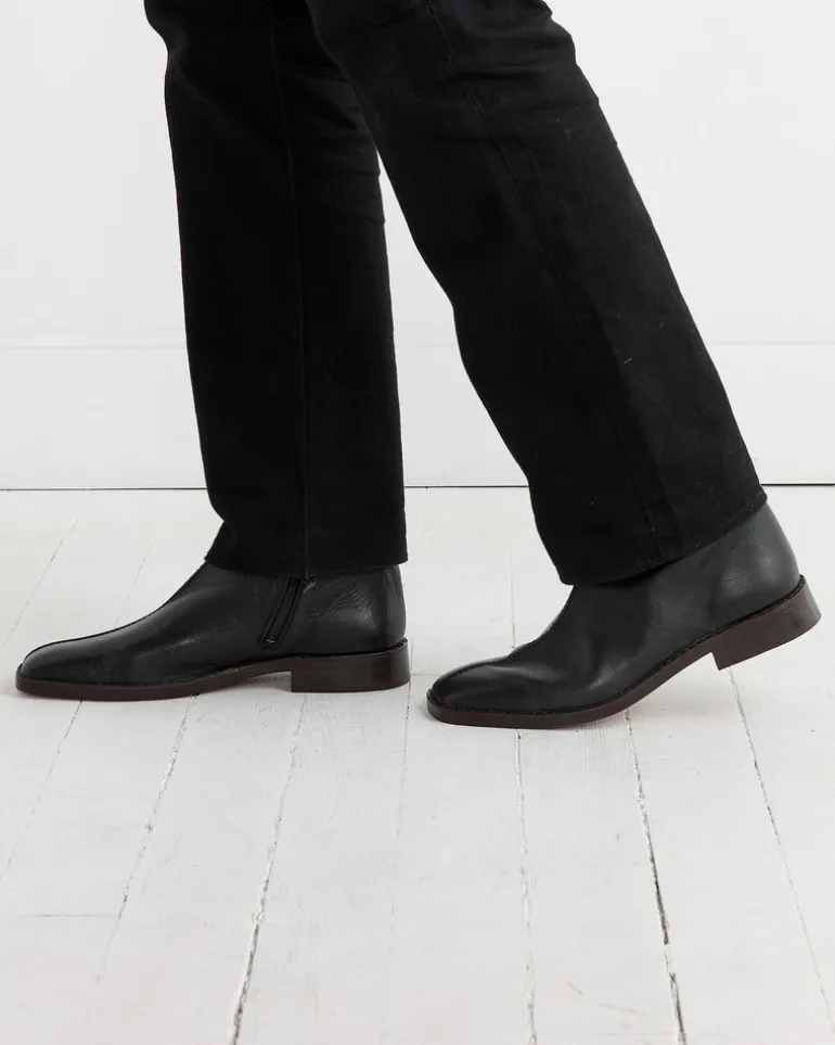 Piped Zipped Boot in Black