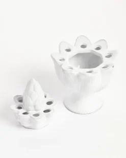 Pique Flower Holder