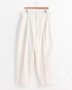 Pleated Carrot Pant in Creamy White