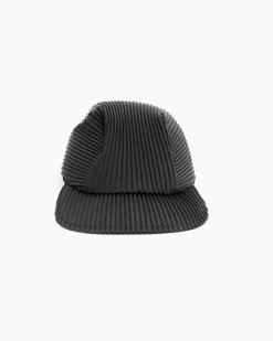 Pleats Cap in Black