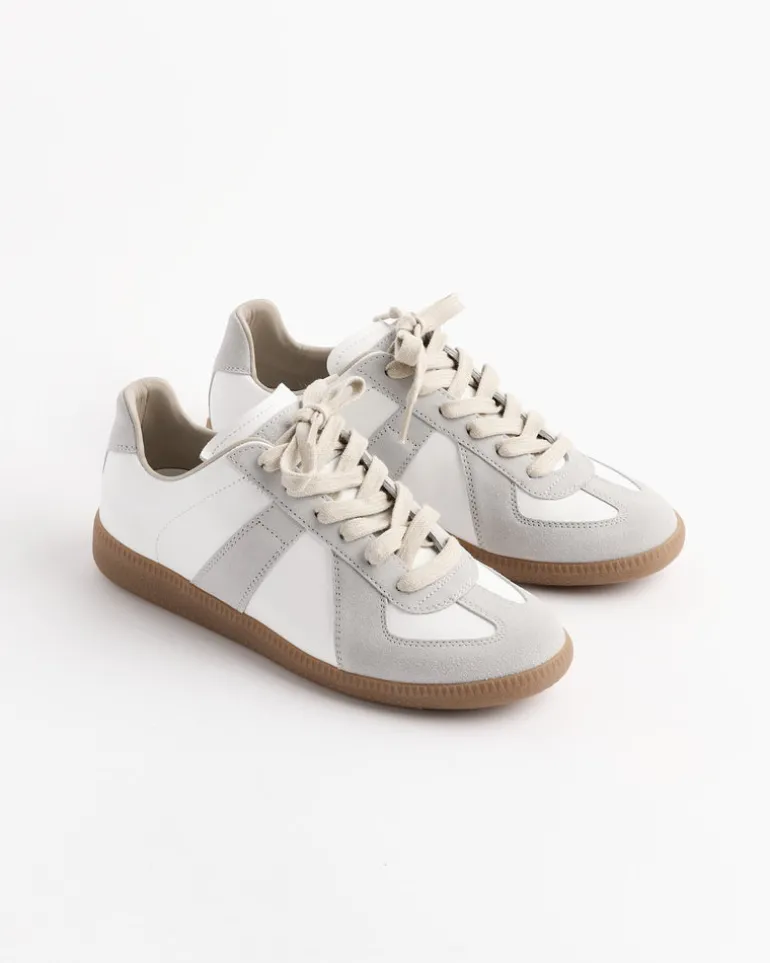 Replica Sneakers in White