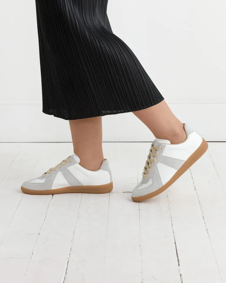 Replica Sneakers in White