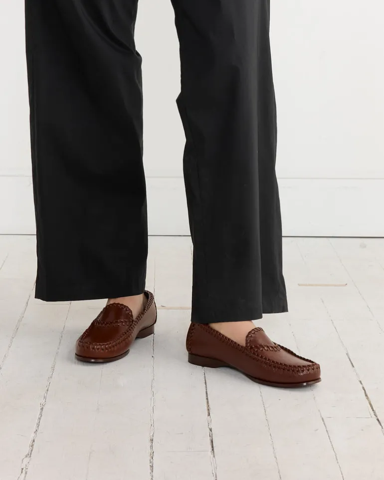 Sastre Supple Shiny Loafer in Chestnut