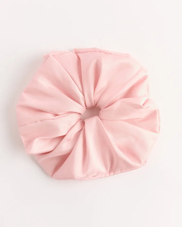 Scrunchie in Candy Pink