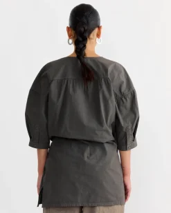 Short Sleeve Twisted Shirt in Dark Brown