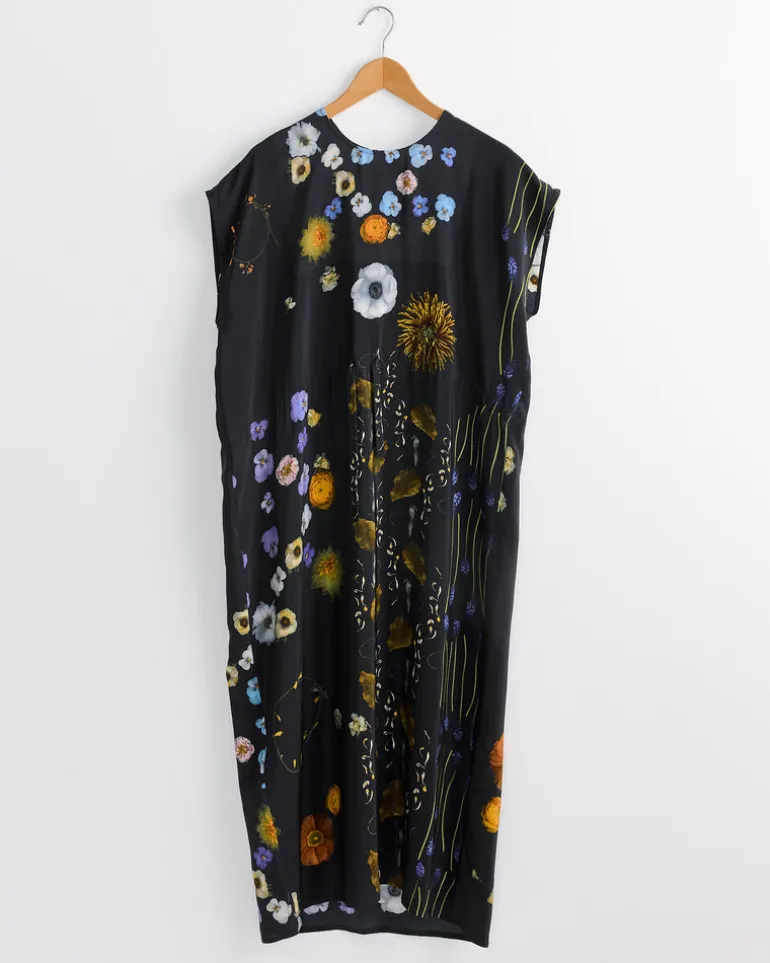Simple Dress in Print I/Flowers on Black