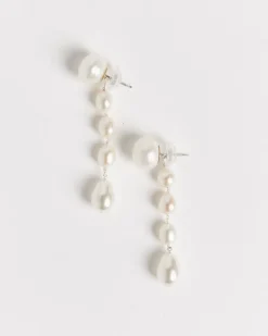 Small Passante Earrings in White Pearl