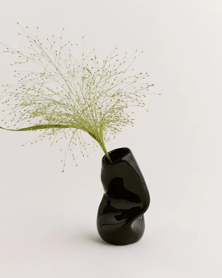 Small Solitude Vessel in Gloss Black