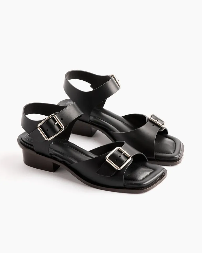 Square Heeled Sandals With Straps in Black